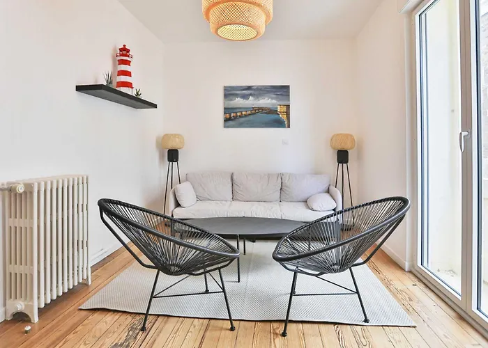 Au Pied De La 度假居 *