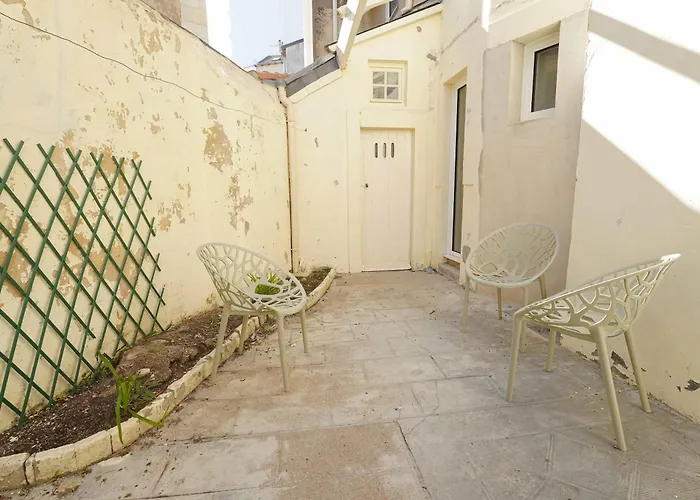 Au Pied De La 莱萨布勒-多洛讷