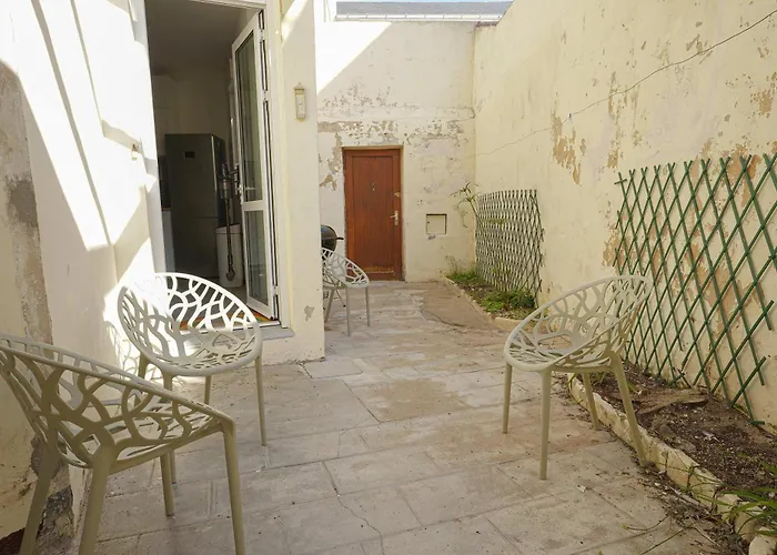 Au Pied De La 莱萨布勒-多洛讷