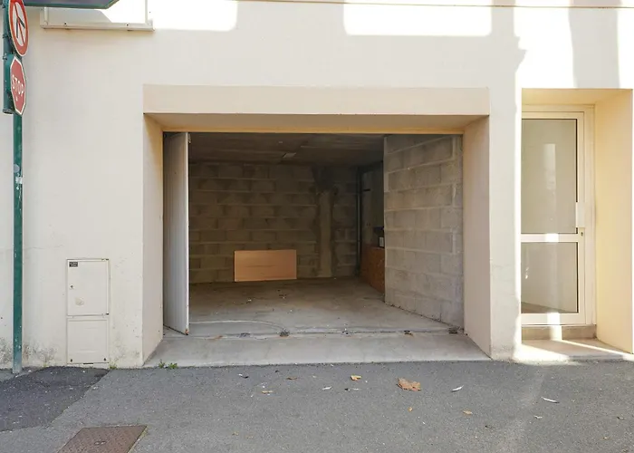 Au Pied De La * 莱萨布勒-多洛讷